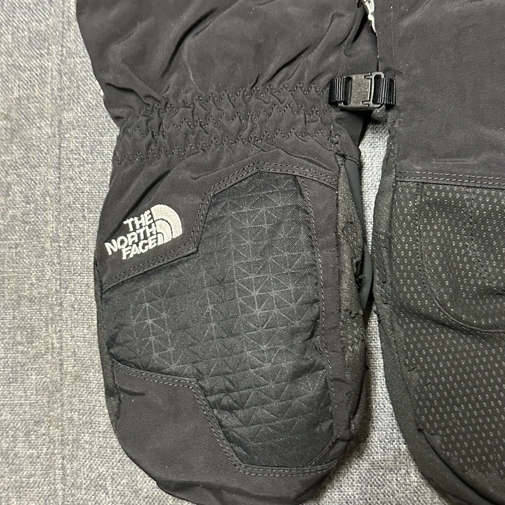 The North Face Kids' Montana Ski Mitts in TNF Black